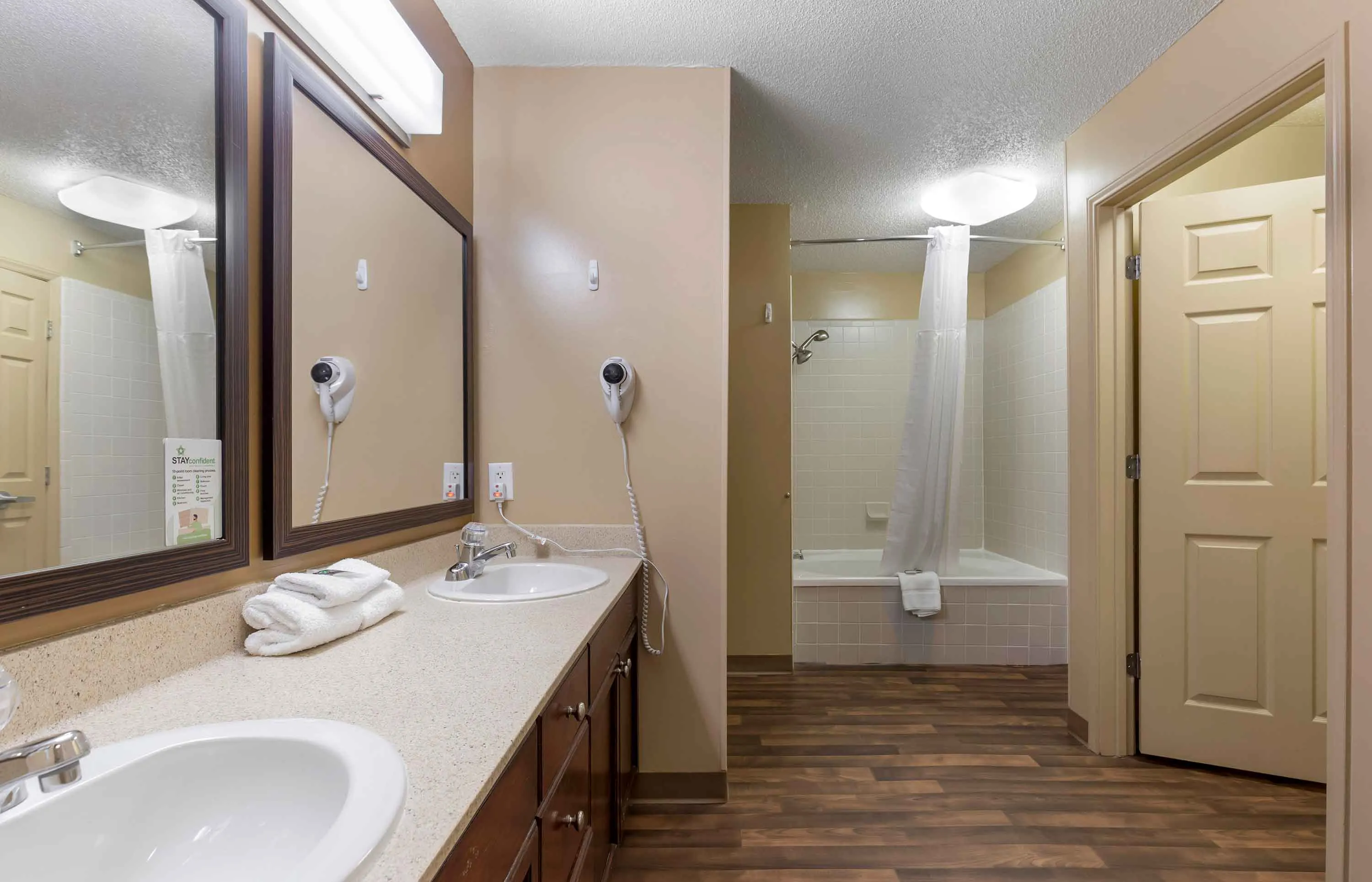 Studio Suite - 1 Queen Bed