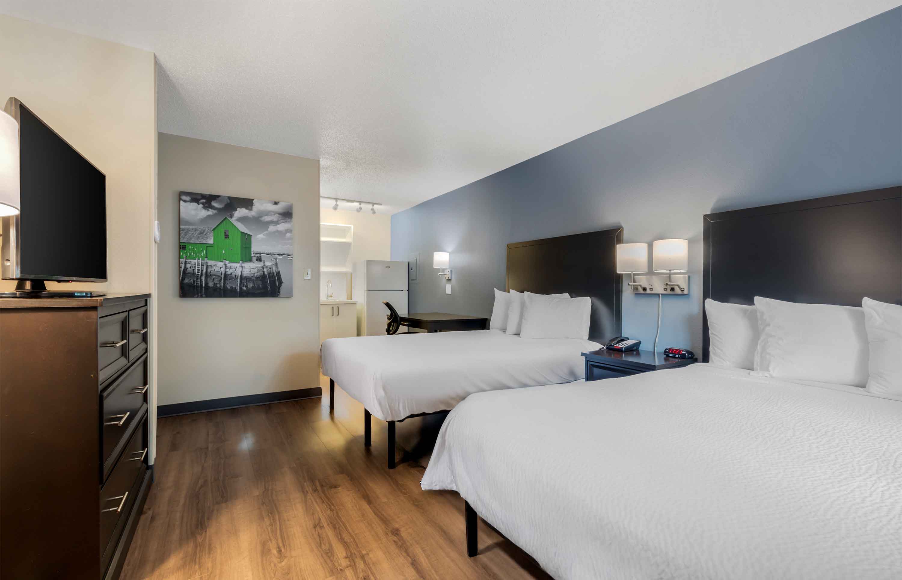 Studio Suite - 2 Full Beds