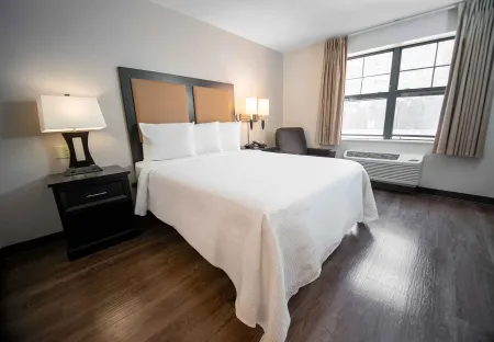 Executive Suite - 1 King Bed