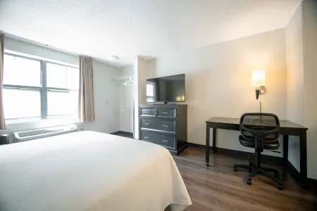 Executive Suite - 1 King Bed